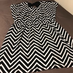 Chevron dress with bow detail